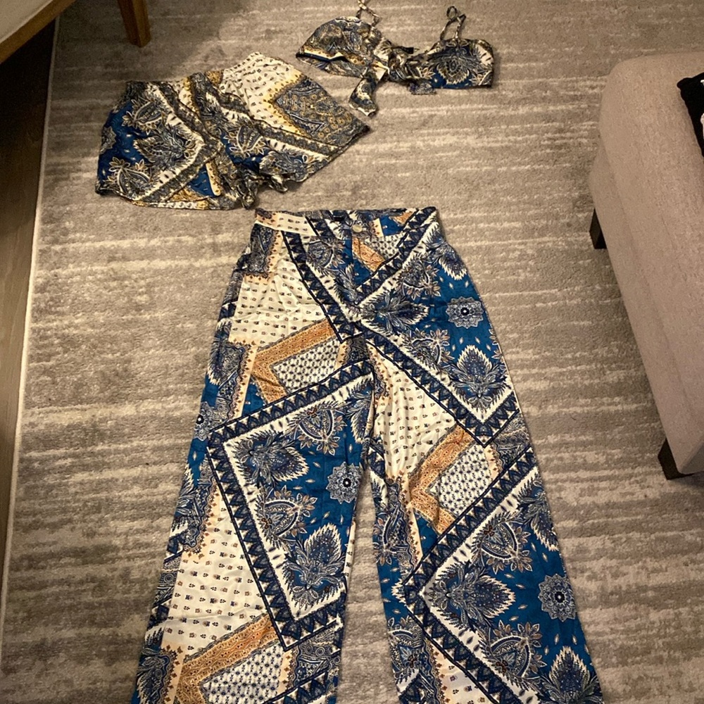 Cider Blue and White Patterned Silk 3 Piece Set NWOT Size L